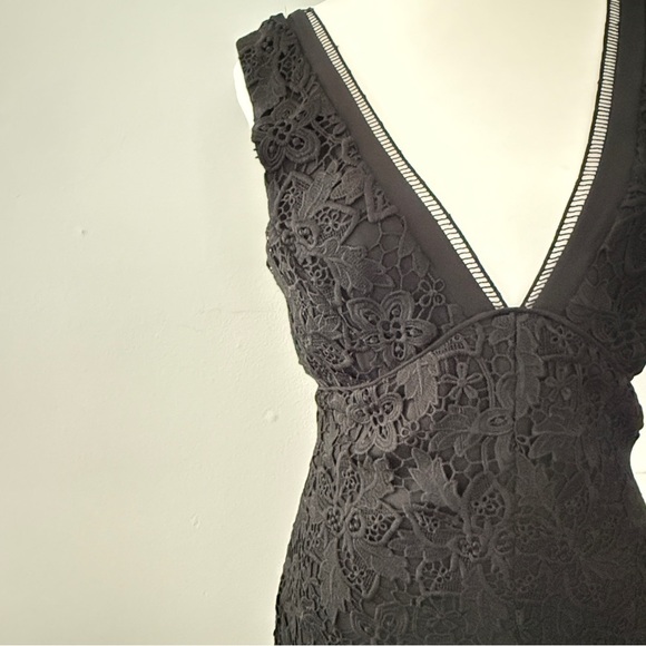 REISS Black Barbara Lace Midi Dress Size 4 - Picture 7 of 15